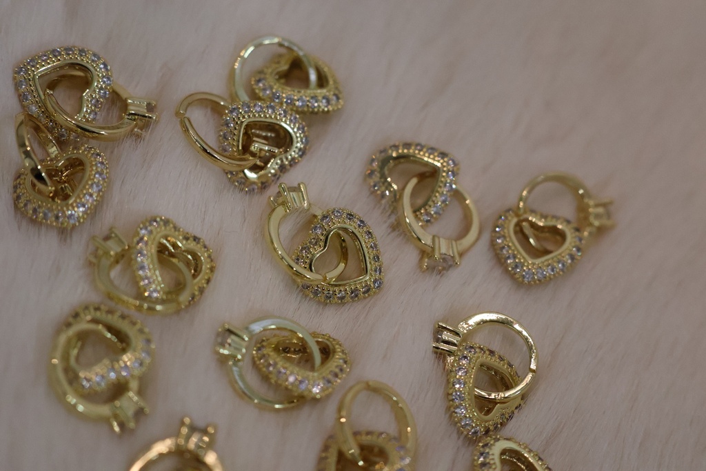 Dije de Corazon entrelazado con Anillo - Goldfilled 